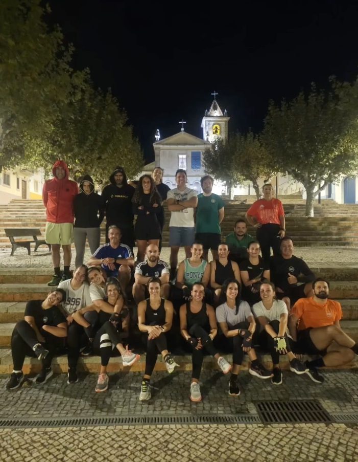 Treino funcional em grupo no Jardim da Música, Montijo